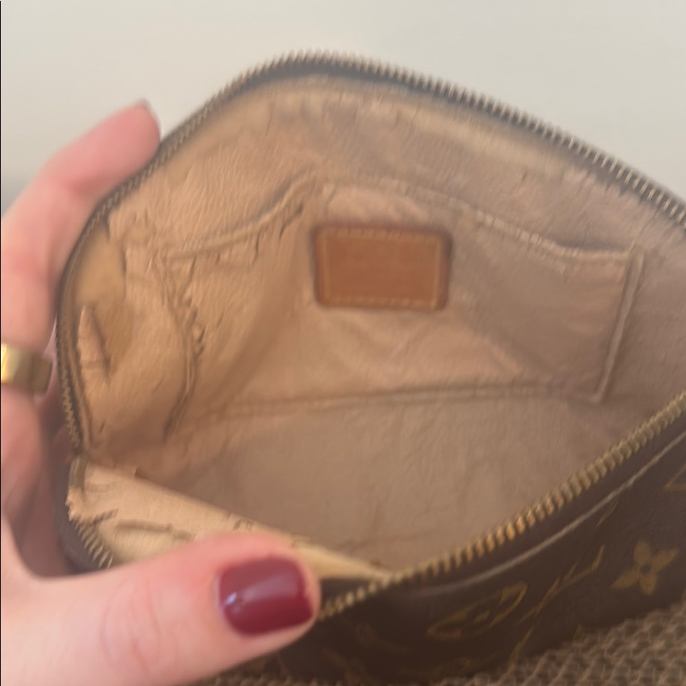 Louis Vuitton Monogram Pouch - Picture 5 of 7